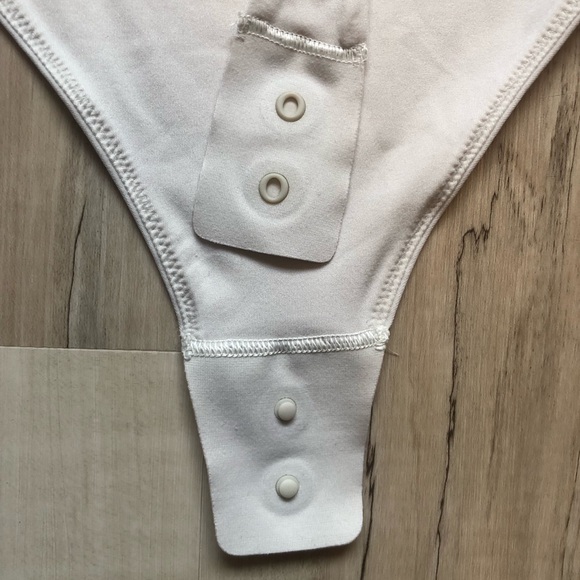 Lululemon Wundermost Ultra-Soft Nulu Square-Neck Sleeveless Body Suit Bone Color - Picture 9 of 9